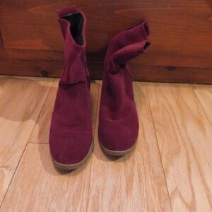 White Mountain Burgundy Ankle Boots